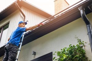 How to Tell if Your Eavestrough Needs Repairs or To Be Replaced
