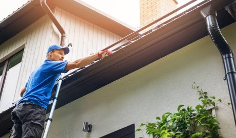 How to Tell if Your Eavestrough Needs Repairs or To Be Replaced